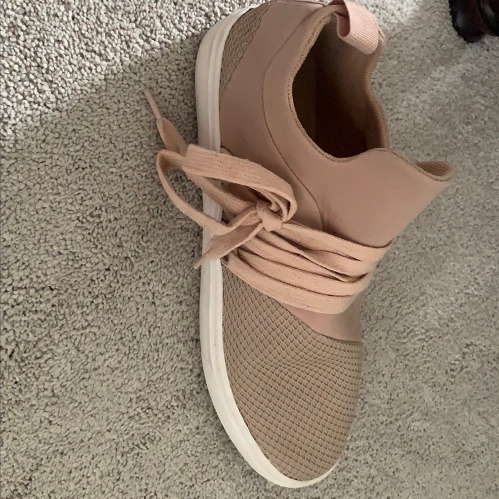 Steve Madden sneakers
